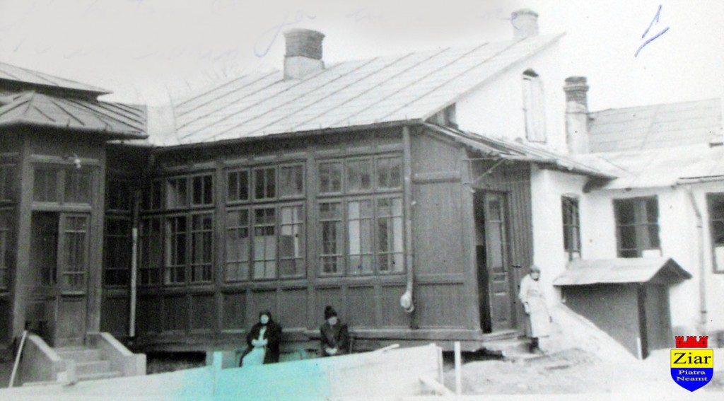 Primul spital din Piatra Neamt - in dreapta bucataria in stanga morga