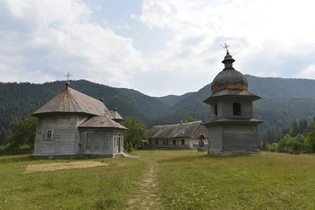 Manastirea-Sihastria-Tarcaului-8210