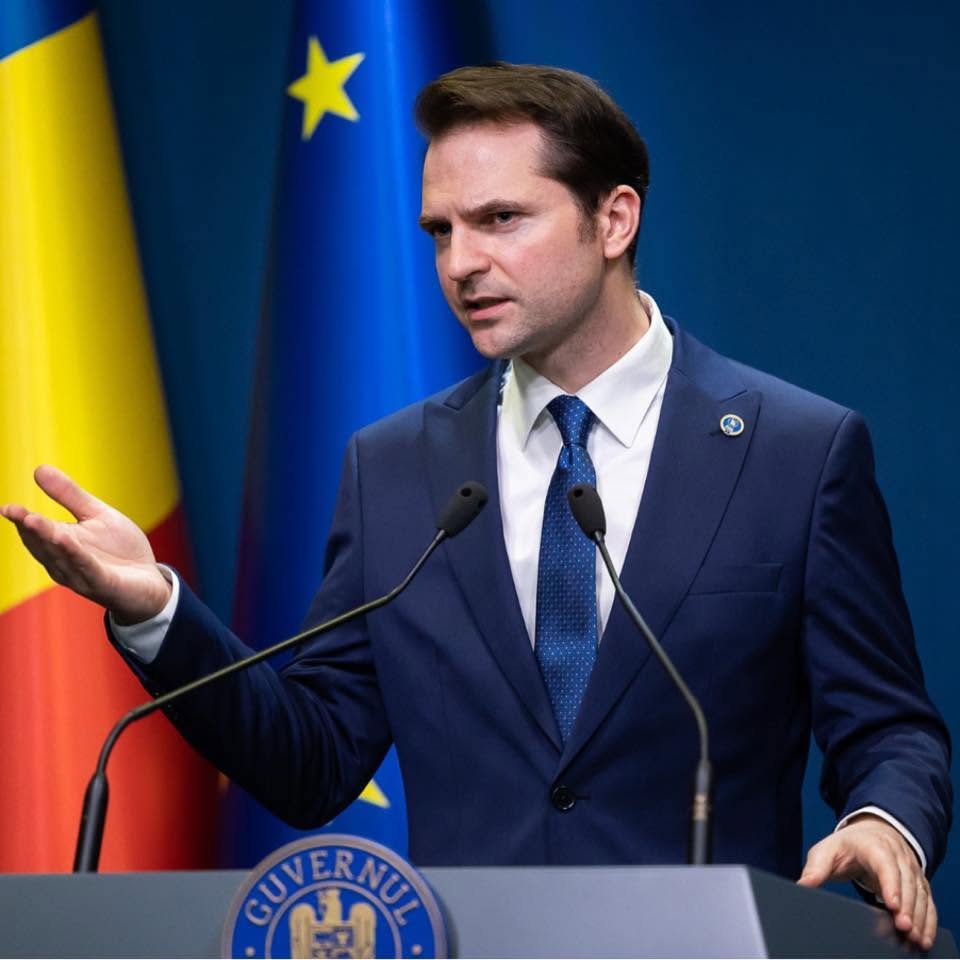Sebastian Burduja anunță un proiect de lege care introduce amenzi pentru funcționarii și instituțiile publice care cer dosar cu șină, refuză documentele trimise online sau blochează digitalizarea serviciilor publice.